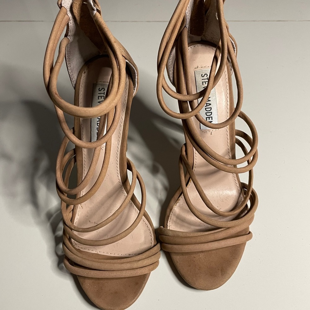 Steve Madden - Size 6 - Strappy heels